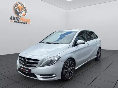 Gebraucht Mercedes B180 122 PS (89 kW) 2013 Silber Kleinwagen