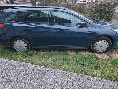 Gebraucht Ford Focus 95 PS (69 kW) 2016 Blau Kombi