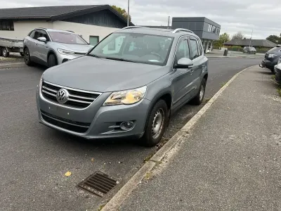 Gebraucht VW Tiguan Trendline 150 PS (110 kW) 2008 Grau SUV