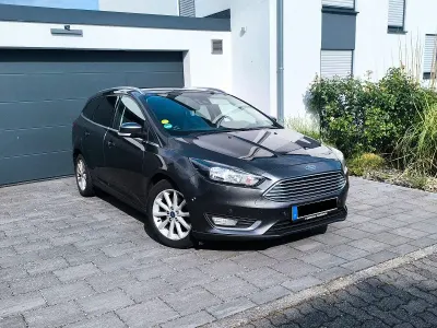 Gebraucht Ford Focus 120 PS (88 kW) 2017 Grau Kombi
