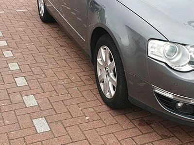 Gebraucht VW Passat 140 PS (102 kW) 2008 Grau Limousine