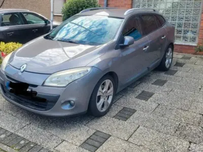 Gebraucht Renault Mégane GrandTour 131 PS (96 kW) 2010 Silber Kombi