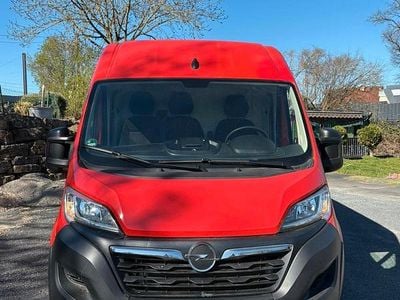 Second-hand Opel Movano 140 CP (102 kW) 2023 Roșu Van