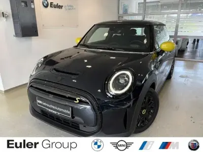 Gebraucht Mini Cooper SE 135 kW (184 PS) 2023 Schwarz Kleinwagen