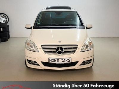 Używany Mercedes B200 Sport Edition 193 KM (141 kW) 2010 Biały Minivan