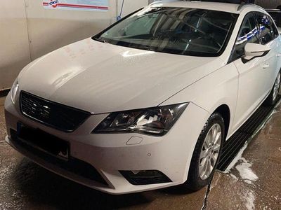 Weiß Gebraucht 2017 Seat Leon ST Kombi | 7.900 € (Fairer Preis)