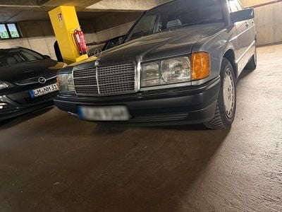 Gebraucht Mercedes 190 72 PS (52 kW) 1990 Blau Limousine