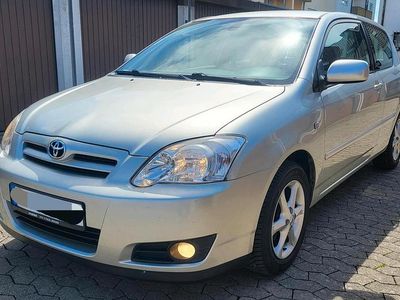 Second-hand Toyota Corolla 97 CP (71 kW) 2005 Argintiu Berlinǎ