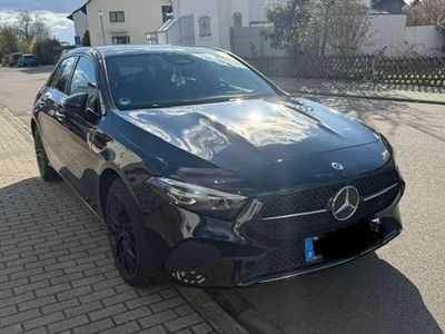 Second-hand Mercedes A250 Advanced 163 CP (119 kW) 2023 Negru Berlinǎ