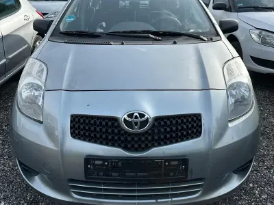 Gebraucht Toyota Yaris 70 PS (51 kW) 2006 Grau Kleinwagen