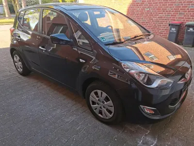 Gebraucht Hyundai ix20 90 PS (66 kW) 2011 Schwarz Kleinwagen