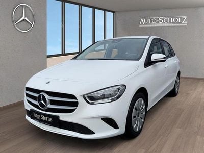 Weiß Gebraucht 2022 Mercedes B250e Van / Kleinbus | 22.814 € (Superpreis)