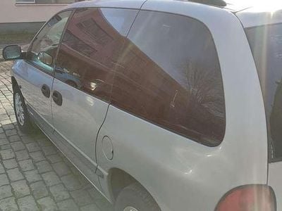 Gebraucht Chrysler Voyager 150 PS (110 kW) 2000 Grau Van / Kleinbus