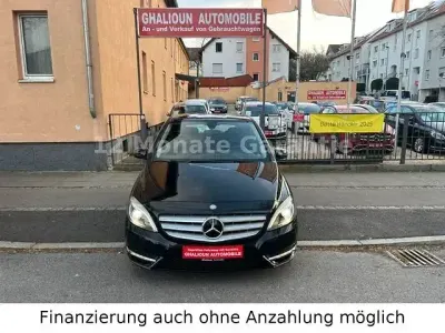 Gebraucht Mercedes B180 122 PS (89 kW) 2014 Schwarz Kleinwagen