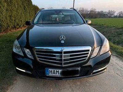 Gebraucht Mercedes E200 184 PS (135 kW) 2011 Schwarz Limousine