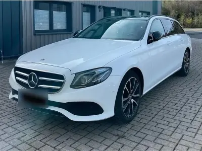 Gebraucht Mercedes E220 Night 194 PS (142 kW) 2018 Weiß Kombi