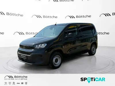 Gebraucht Opel Combo Basis 110 PS (80 kW) 2025 Lackierung schwarz perla nera/typ aussenverkleidung metalliclackierung Van / Kleinbus