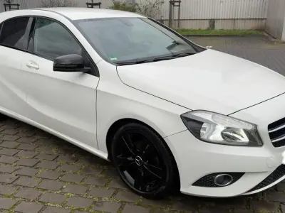Gebraucht Mercedes A200 156 PS (114 kW) 2013 Weiß Kleinwagen