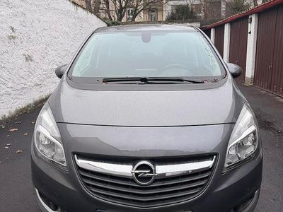 Grau Gebraucht 2016 Opel Meriva Van / Kleinbus | 5.900 € (Fairer Preis)