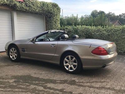 Usata Mercedes SL350 245 CV (180 kW) 2004 Argento Cabrio