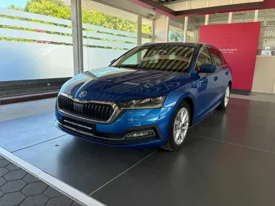 Gebraucht Skoda Octavia Style 150 PS (110 kW) 2020 Blau Kombi