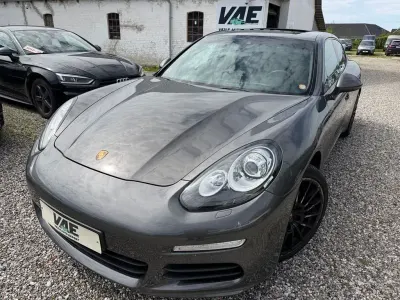 Begagnad Porsche Panamera 250 HK (183 kW) 2014 Grå Halvkombi