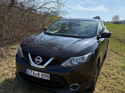 Gebraucht Nissan Qashqai Acenta 116 PS (85 kW) 2017 Schwarz SUV