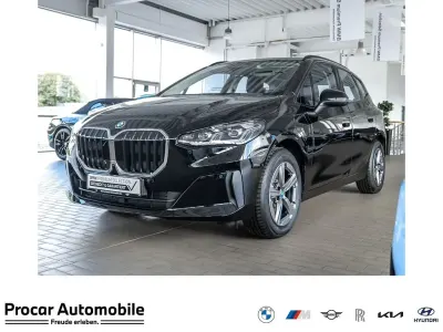 Gebraucht BMW 230e Active Tourer Luxury Line 326 PS (239 kW) 2025 Schwarz Van / Kleinbus