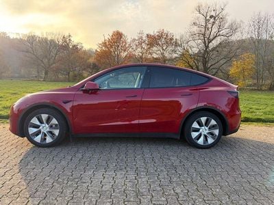 Gebraucht Tesla Model Y RWD 255 kW (347 PS) 2023 Rot SUV