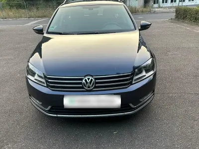 Gebraucht VW Passat 140 PS (102 kW) 2012 Blau Kombi