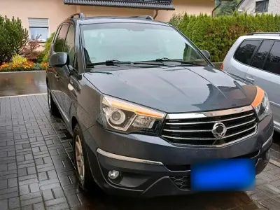 Gebraucht SsangYong Rodius 178 PS (130 kW) 2016 Grau Van / Kleinbus
