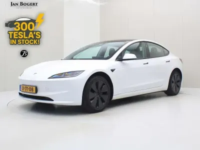 Gebraucht Tesla Model 3 Standard Range 225 kW (306 PS) 2023 Weiß Limousine