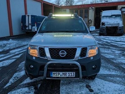 Grau Gebraucht 2015 Nissan Navara Abholung | 12.000 € (Etwas zu teuer)