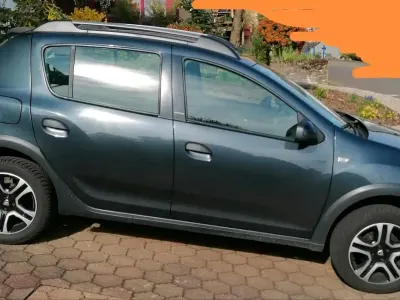 Gebraucht Dacia Sandero Stepway 90 PS (66 kW) 2018 Grau SUV