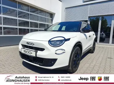 Neu Fiat 600 Street 136 PS (100 kW) 2026 Gelato weiß SUV