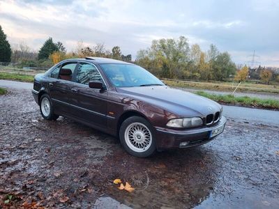 BMW 528