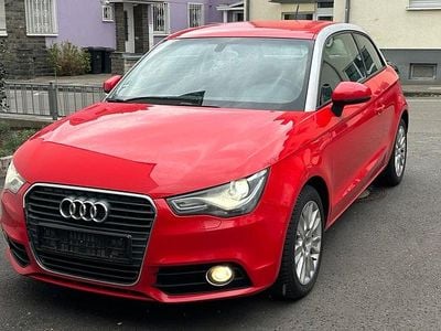 Gebraucht Audi A1 Ambiente 86 PS (63 kW) 2011 Rot Kleinwagen