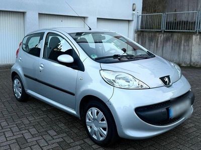 Gebraucht Peugeot 107 86 PS (63 kW) 2005 Silber Kleinwagen