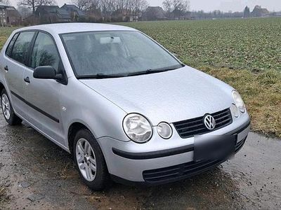 Silber Gebraucht 2002 VW Polo Kleinwagen | 1.900 € (Fairer Preis)
