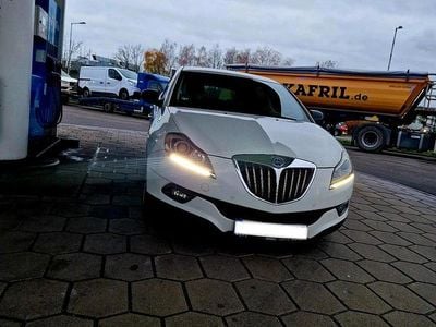 Gebraucht Lancia Delta 120 PS (88 kW) 2012 Weiß Kleinwagen