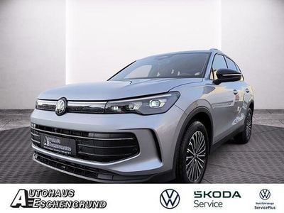 Neu VW Tiguan Goal 150 PS (110 kW) 2025 Silber SUV