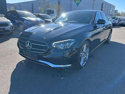 Gebraucht Mercedes E300 Avantgarde 258 PS (189 kW) 2022 Obsidianschwarz Limousine
