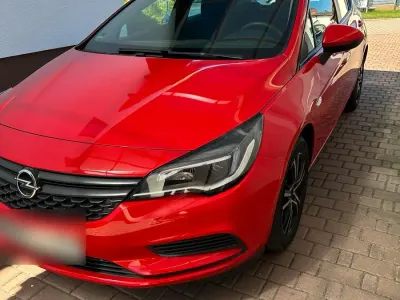 Gebraucht Opel Astra Eco 105 PS (77 kW) 2016 Rot Limousine