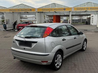 Usata Ford Focus 101 CV (74 kW) 2002 Argento Utilitaria
