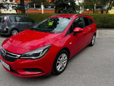 Gebraucht Opel Astra Edition 136 PS (100 kW) 2019 Rot Kombi