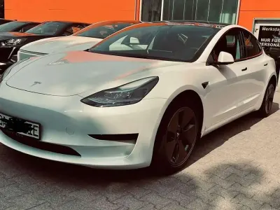 Gebraucht Tesla Model 3 Standard Range Plus 208 kW (283 PS) 2022 Weiß Limousine