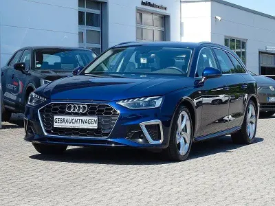 Gebraucht Audi A4 S-Line 204 PS (150 kW) 2023 Navarrablau (metallic) Kombi