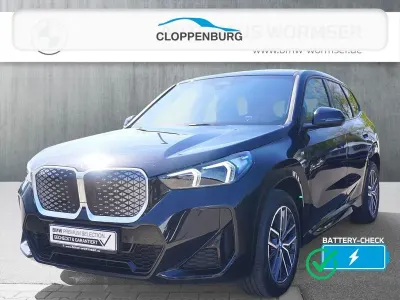 Gebraucht BMW iX1 M Sport 150 kW (204 PS) 2024 Saphirschwarz SUV