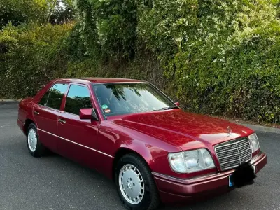 Gebraucht Mercedes E220 1995 Rot Limousine
