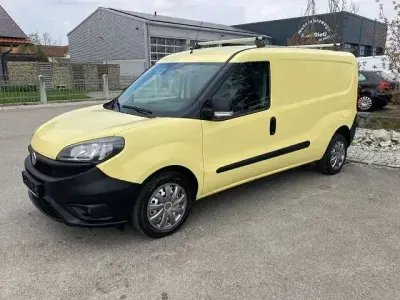 Gebraucht Fiat Doblò 105 PS (77 kW) 2021 Gelb Van / Kleinbus
